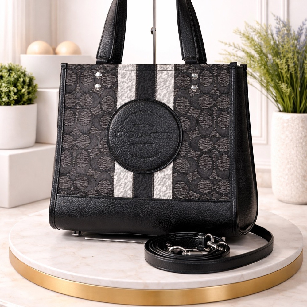 Coach Dempsey 22 Jacquard Black and Gray Signature Tote Hand Crossbody‎ Bag - Picture 2 of 13